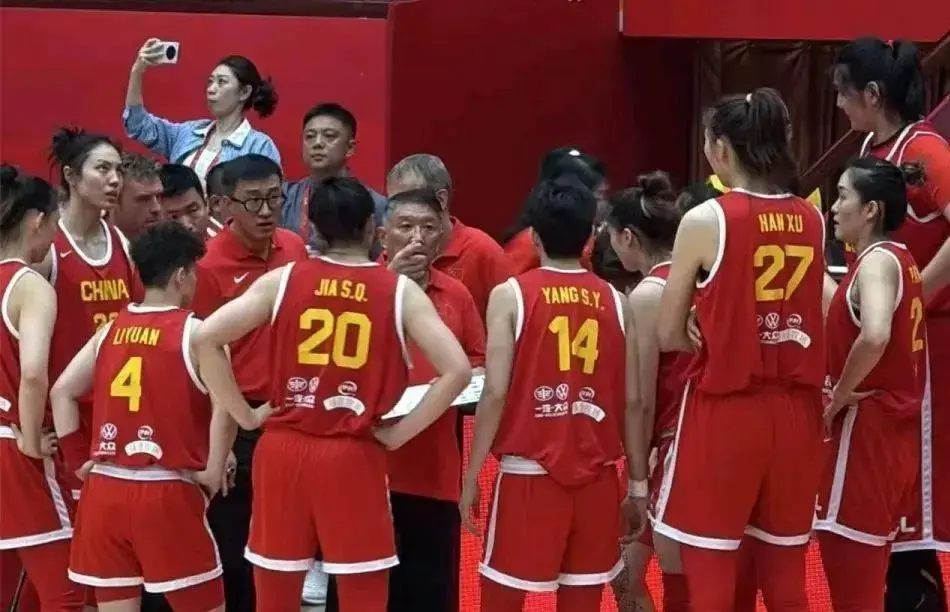 显然有点多, 李月汝来