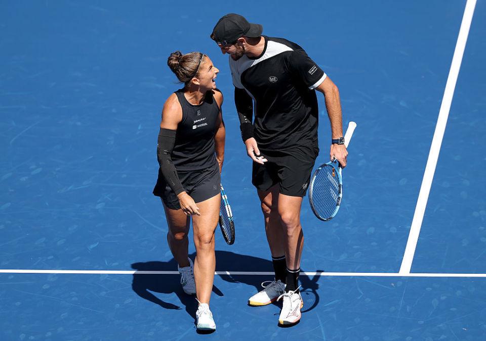 科林斯, bj, jpg 科林斯, bj, jpg