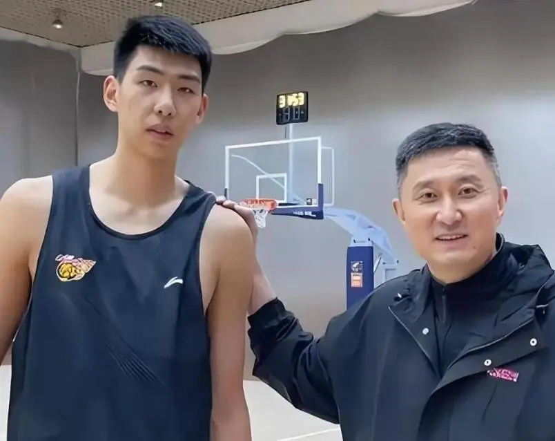 有超过, 员刘传兴送