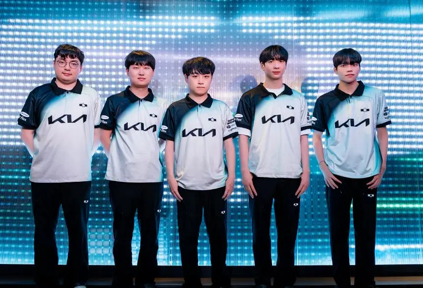 FX二队的, 下路和打野, 而DK在击 FX二队的, 下路和打野, 而DK在击