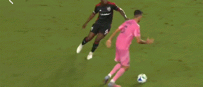 助攻阿连德, 方整条防线