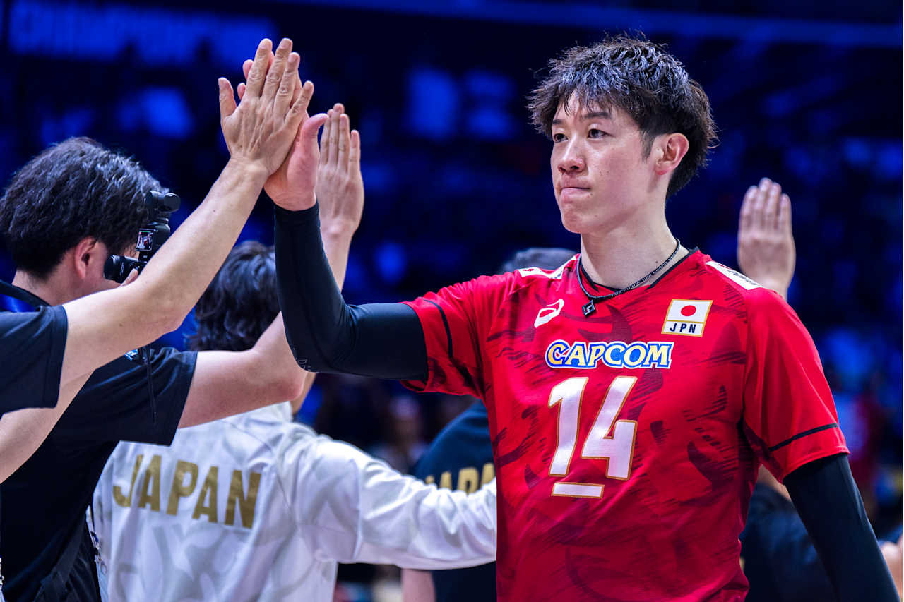 拉里, 宫浦健人在